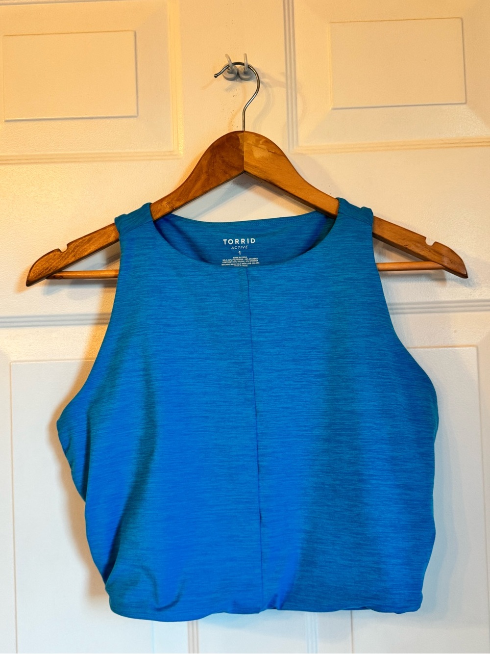 LIKE NEW wore 1x Torrid Active Cropped Blue high neck Racerback active top